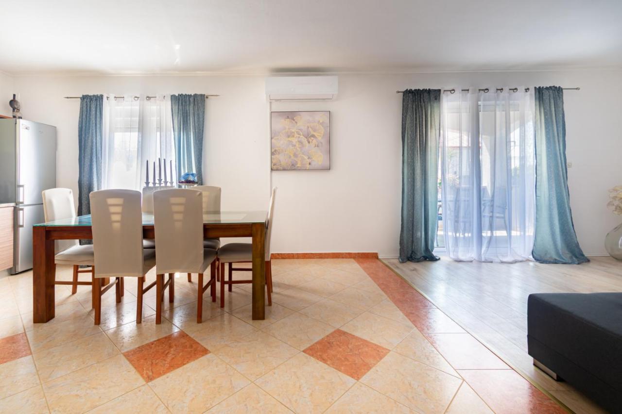 Modern Apartment With Private Pool Бибинье Экстерьер фото