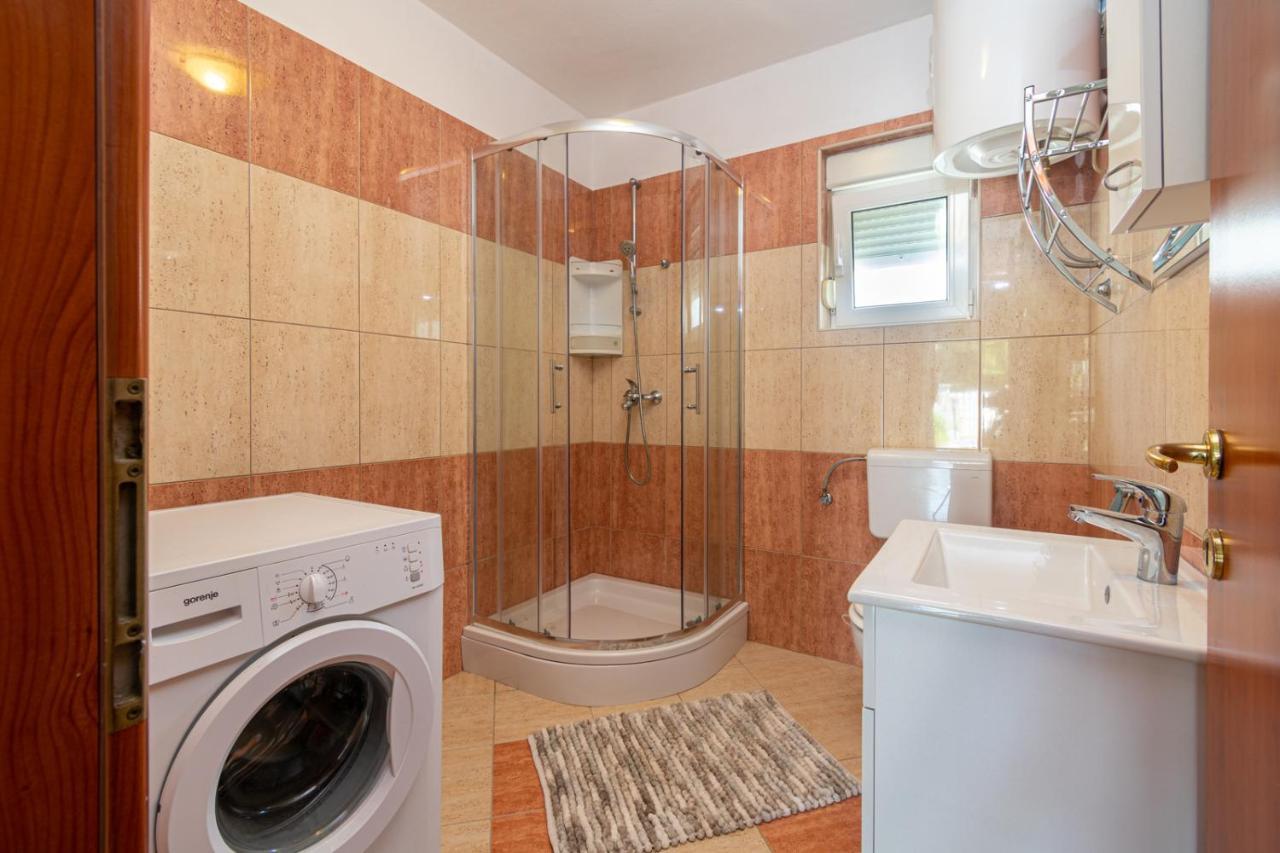Modern Apartment With Private Pool Бибинье Экстерьер фото