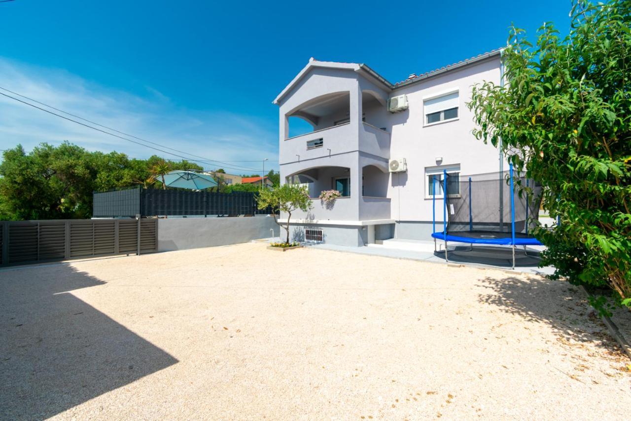 Modern Apartment With Private Pool Бибинье Экстерьер фото